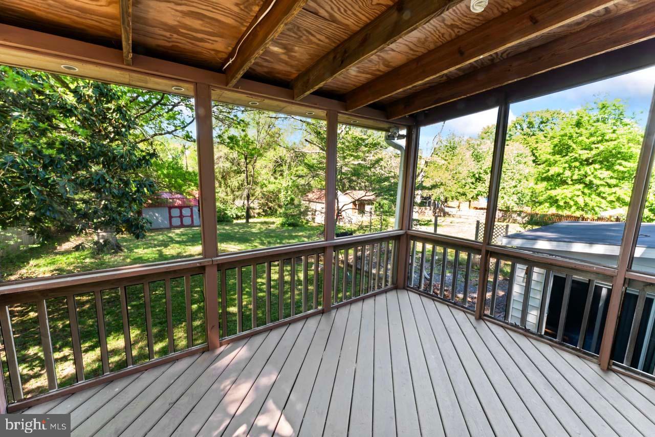 14526 Fullerton Road Woodbridge, VA 22193 - Photo 33 of 40 Gallery Image 33