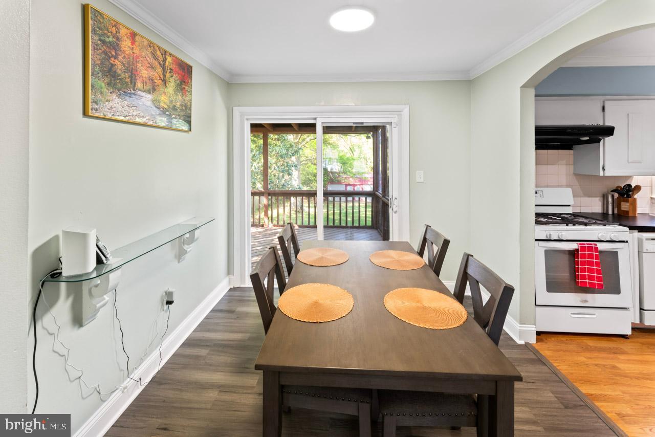 14526 Fullerton Road Woodbridge, VA 22193 - Photo 8 of 40 Gallery Image 8