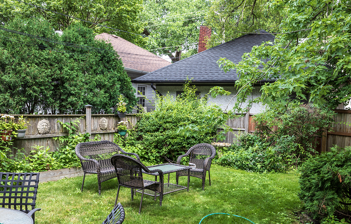 202 Ridgeland Avenue, Unit 2 Oak Park, IL 60302 - Photo 5 of 34 a view of a chair and table in the garden