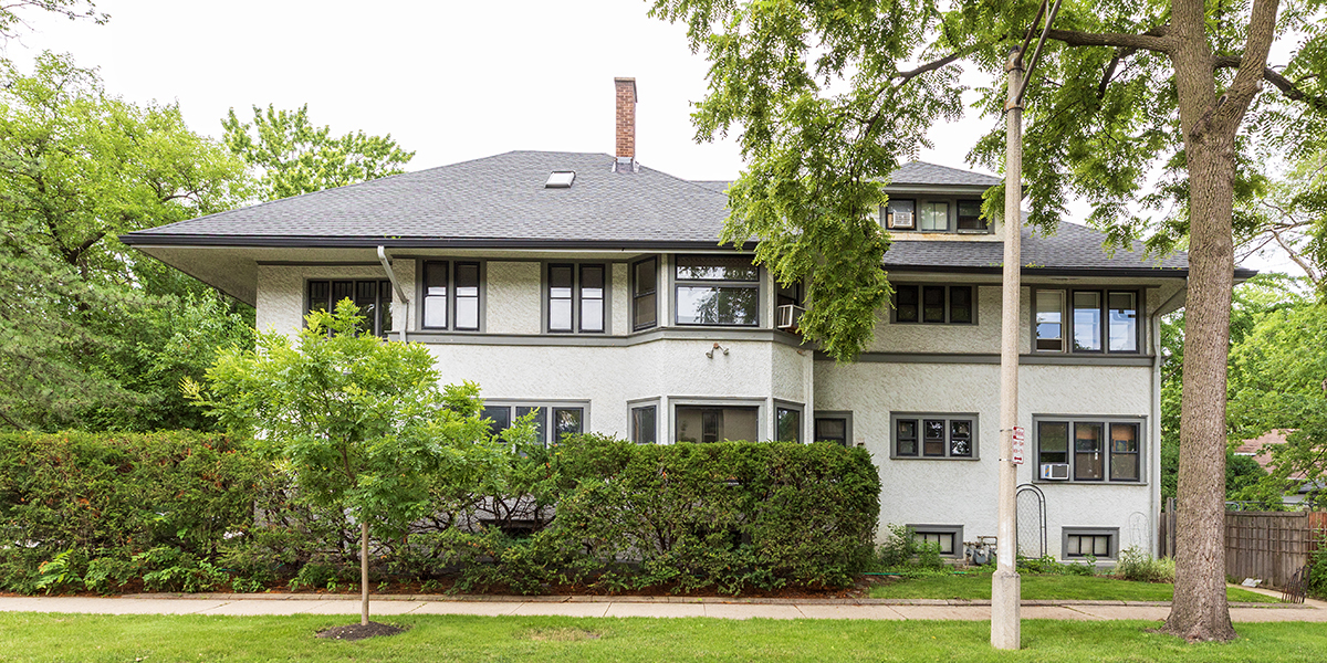 202 Ridgeland Avenue, Unit 2 Oak Park, IL 60302 - Photo 6 of 34 a front view of a house with a yard