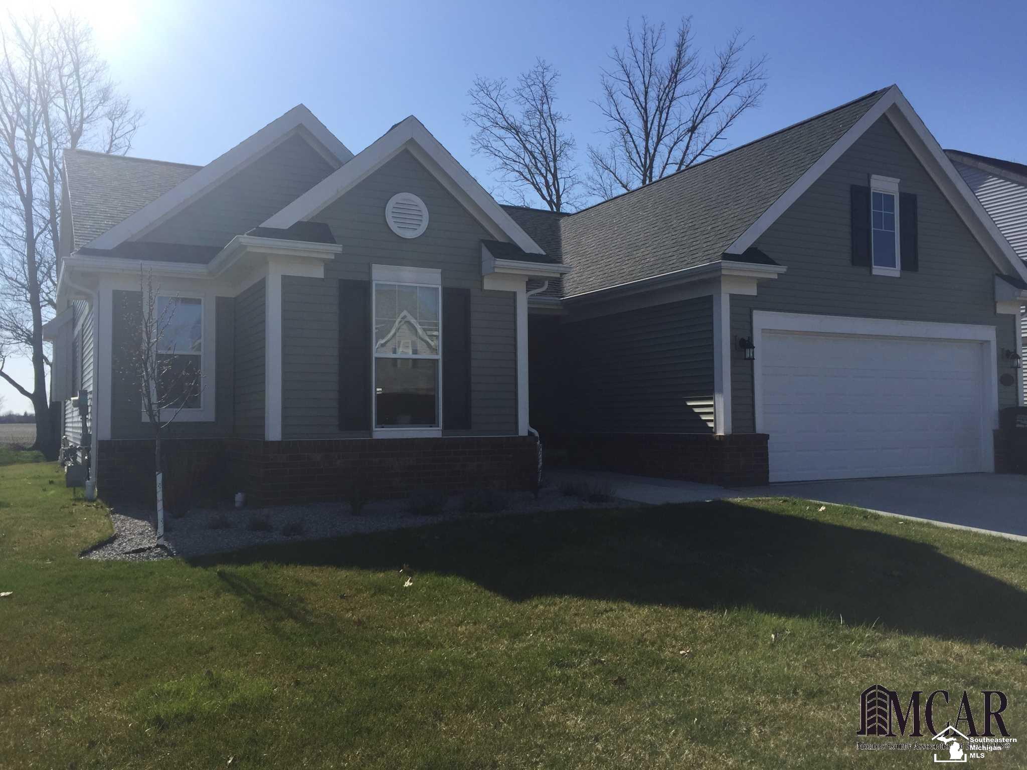 9385 Maple Ridge Drive Newport, MI 48166 - Photo 2 of 40 21440957-1.JPG