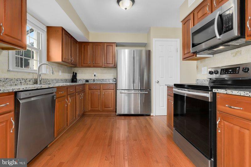 8811 Shadowlake Way Springfield, VA 22153 - Photo 13 of 48 Gallery Image 13
