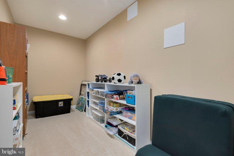 8811 Shadowlake Way Springfield, VA 22153 - Photo 41 of 48 Gallery Image 41