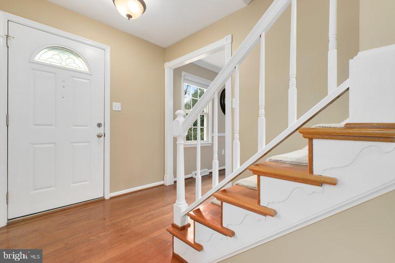 8811 Shadowlake Way Springfield, VA 22153 - Photo 6 of 48 Gallery Image 6