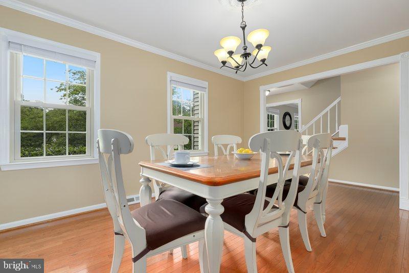 8811 Shadowlake Way Springfield, VA 22153 - Photo 7 of 48 Gallery Image 7