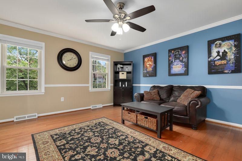 8811 Shadowlake Way Springfield, VA 22153 - Photo 10 of 48 Gallery Image 10
