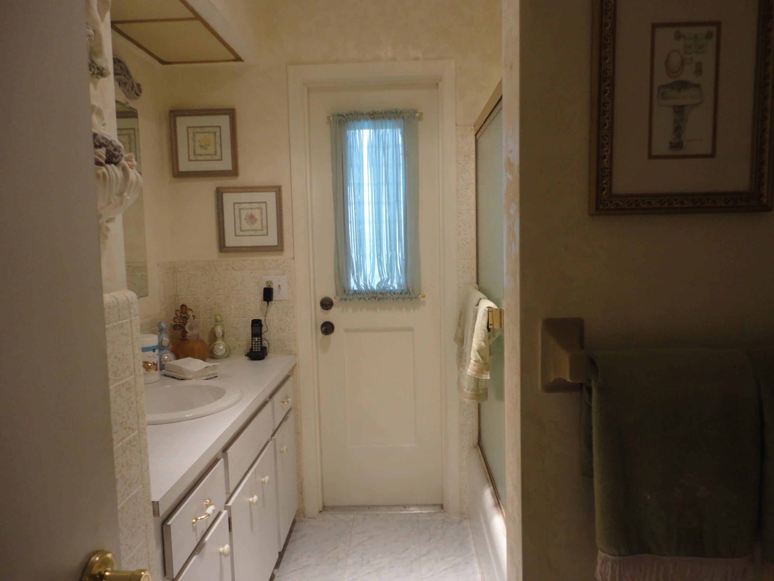 1349 Northwest 7th Street Boca Raton, FL 33486 - Photo 23 of 37 2nd Bathroom