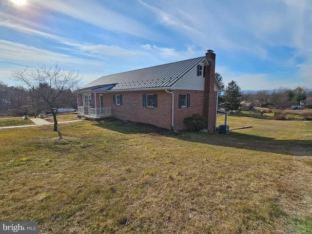 $399,900 | 315 Cherry Ln Drive, Chambersburg, PA 17202