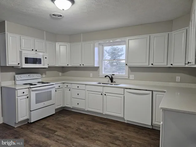 $399,900 | 315 Cherry Ln Drive, Chambersburg, PA 17202