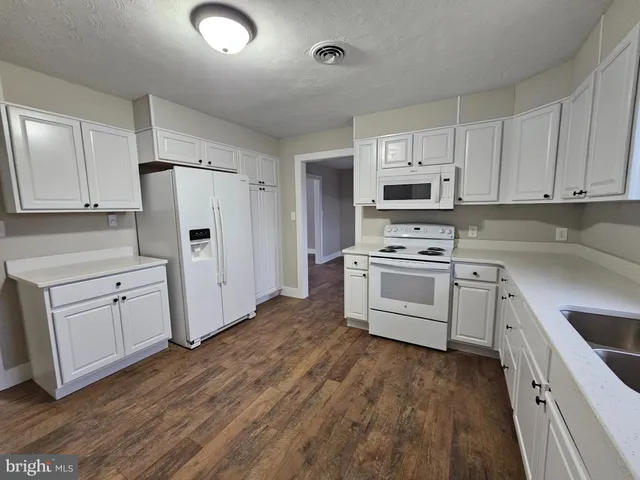 $399,900 | 315 Cherry Ln Drive, Chambersburg, PA 17202