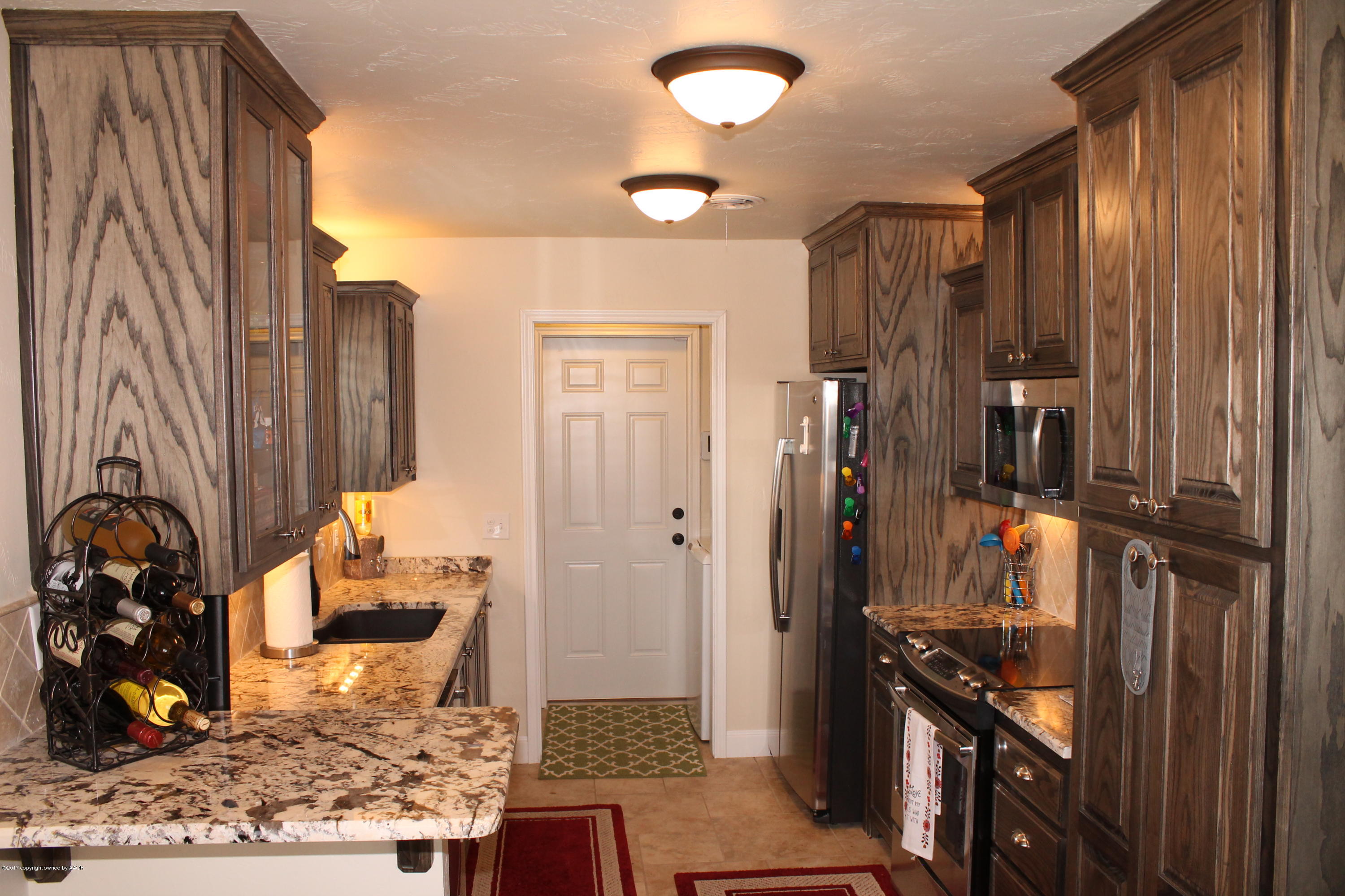 6002 Calumet Road Amarillo, TX 79106 - Photo 11 of 38 Custom Kitchen