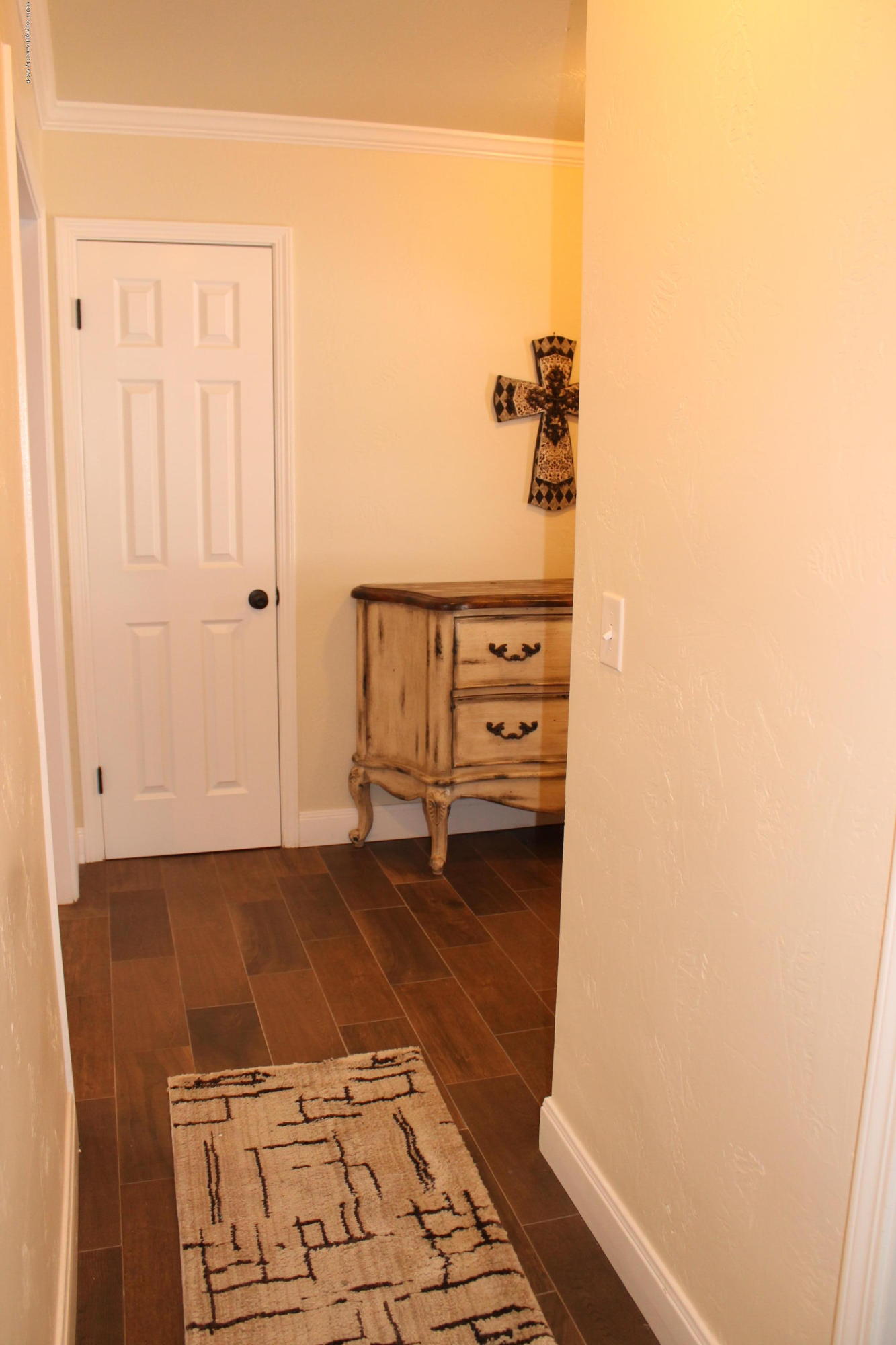 6002 Calumet Road Amarillo, TX 79106 - Photo 20 of 38 Hall Off entry way