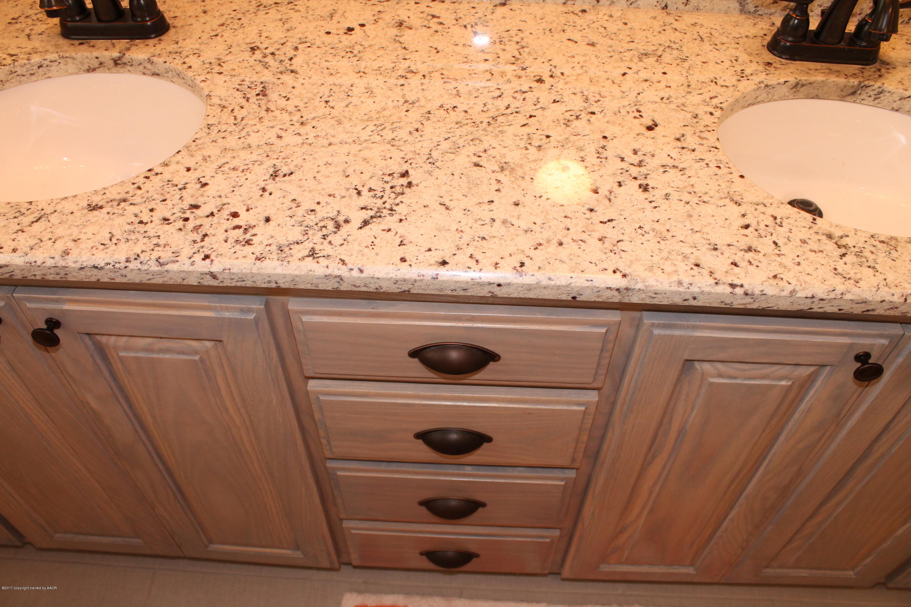 6002 Calumet Road Amarillo, TX 79106 - Photo 23 of 38 Main Bathroom Granite Countertop