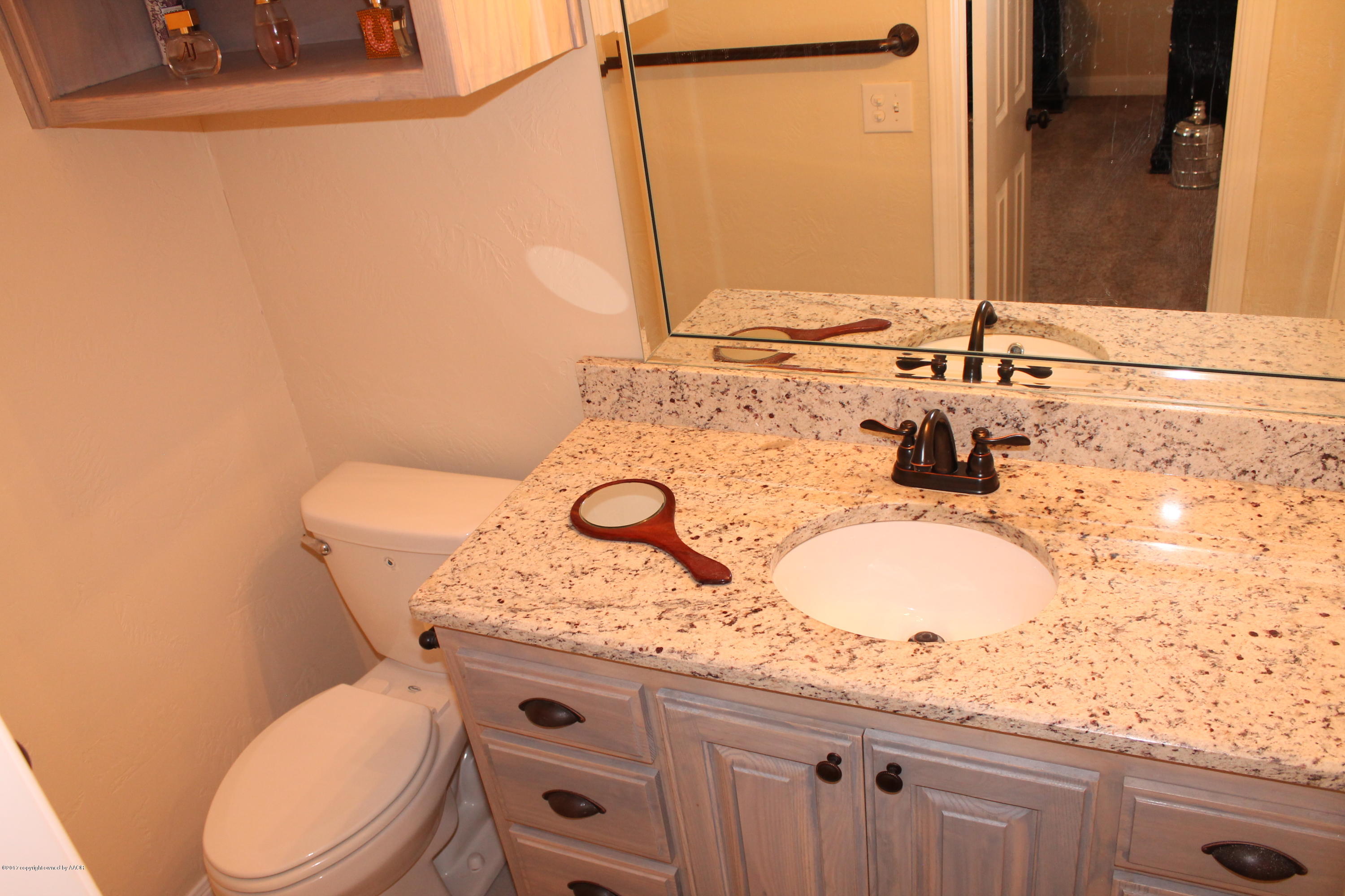 6002 Calumet Road Amarillo, TX 79106 - Photo 35 of 38 Master Bathroom