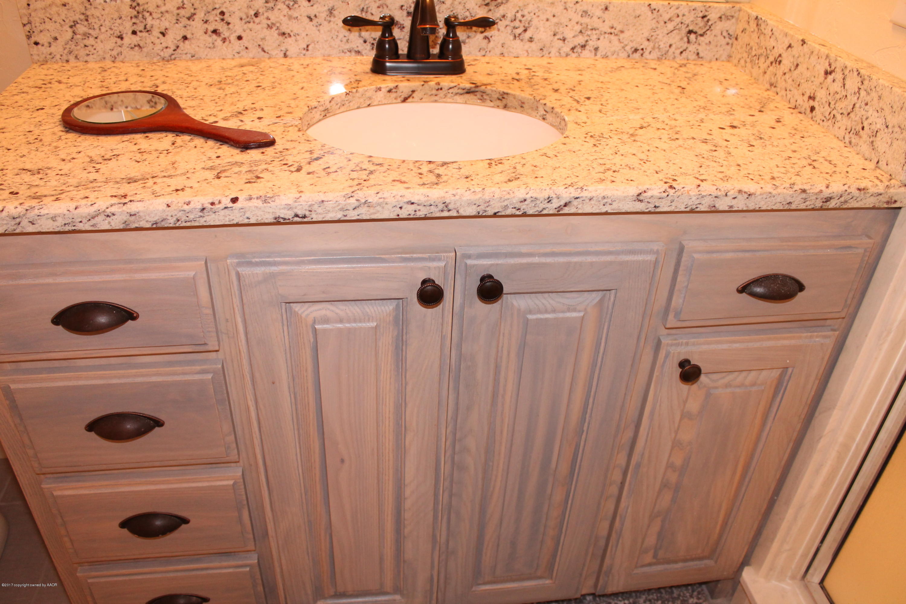 6002 Calumet Road Amarillo, TX 79106 - Photo 37 of 38 Master Bathroom Granite Countertop