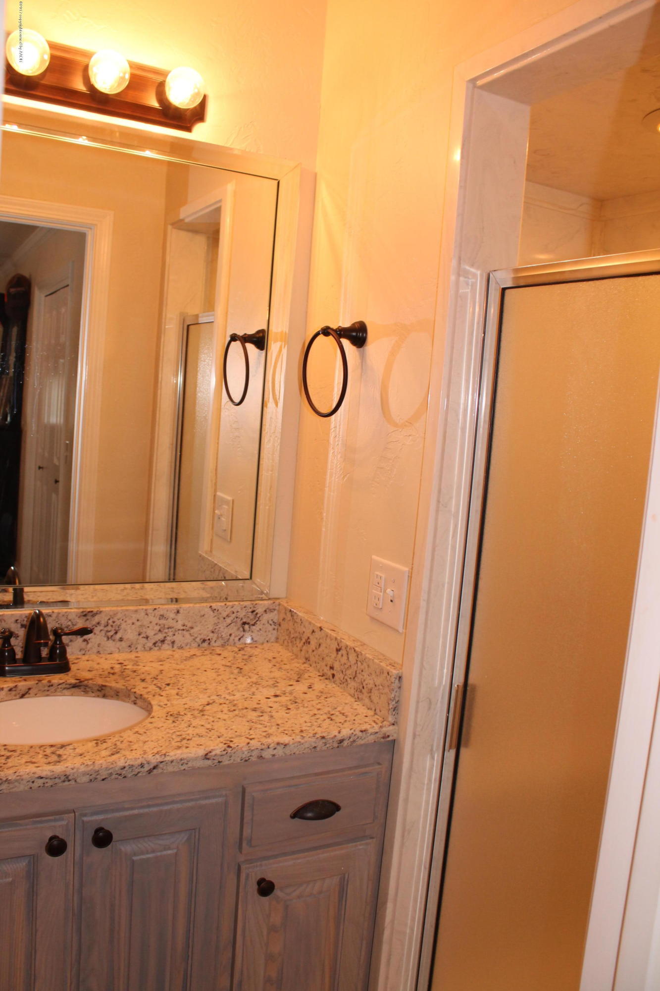 6002 Calumet Road Amarillo, TX 79106 - Photo 38 of 38 Master Bathroom