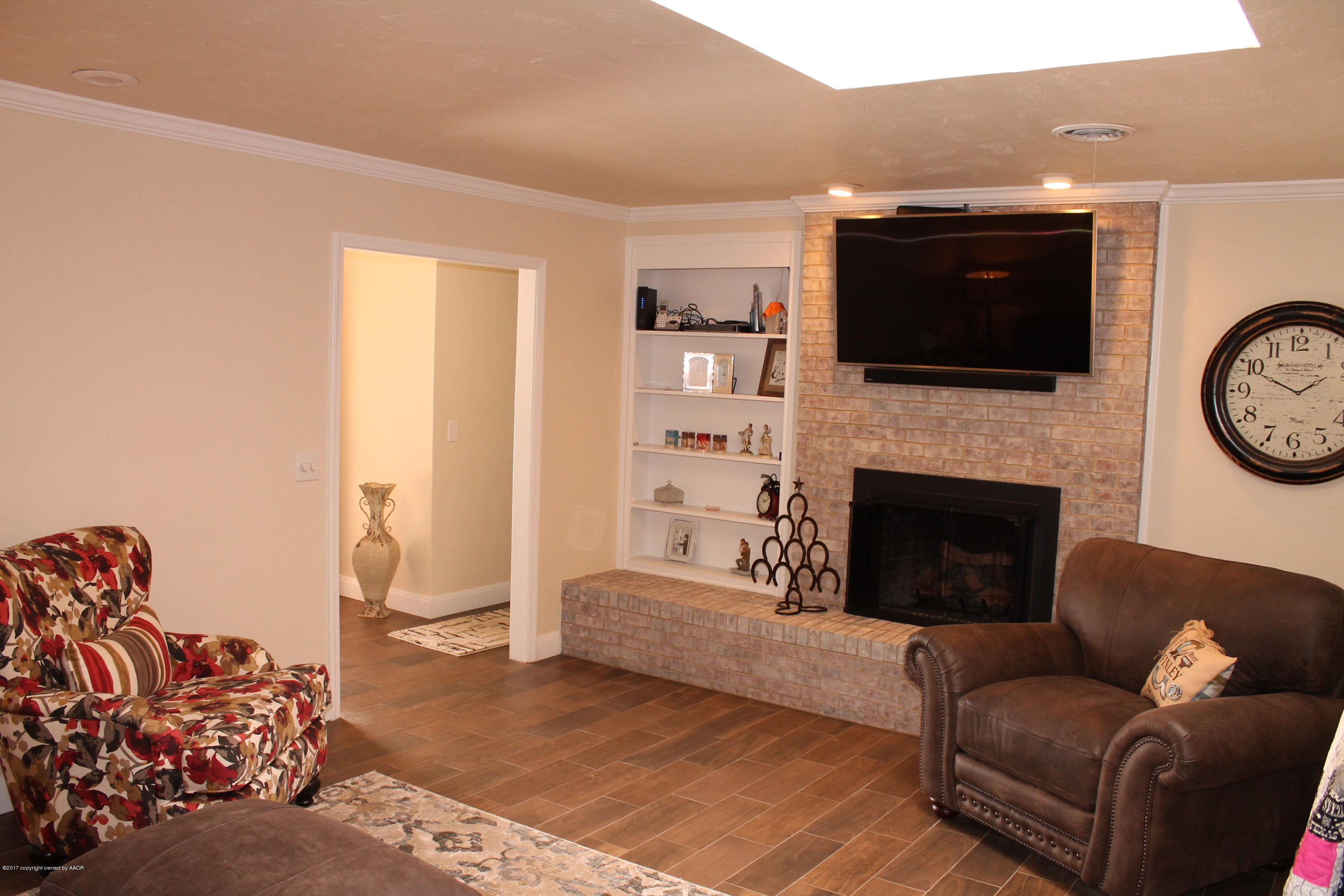 6002 Calumet Road Amarillo, TX 79106 - Photo 9 of 38 Living room