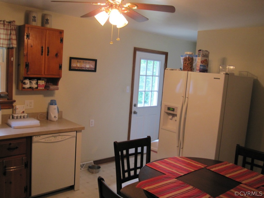 9905 Capri Road Henrico, VA 23229 - Photo 5 of 17 Gallery Image 5