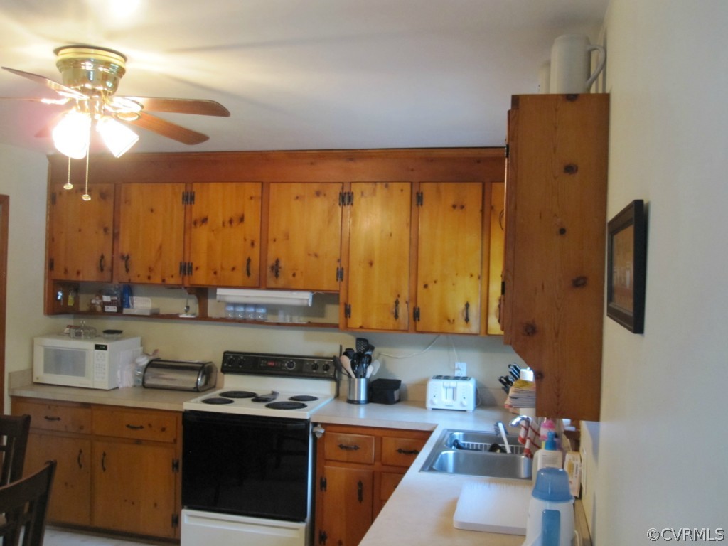 9905 Capri Road Henrico, VA 23229 - Photo 6 of 17 Gallery Image 6