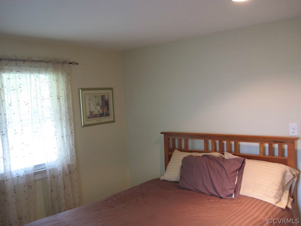 9905 Capri Road Henrico, VA 23229 - Photo 10 of 17 Gallery Image 10