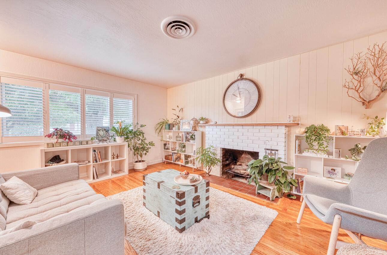 828 Bedford Drive Salinas, CA 93901 - Photo 6 of 32