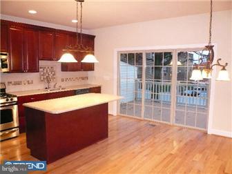 493 D Harmon Road Philadelphia, PA 19128 - Photo 4 of 11 Kitchen