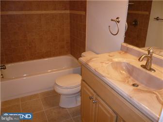 493 D Harmon Road Philadelphia, PA 19128 - Photo 9 of 11 Bathroom