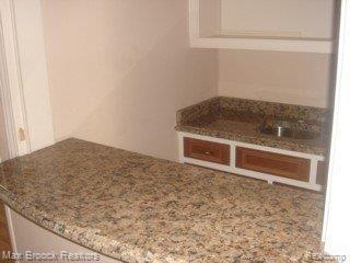 980 Sandhurst Road Bloomfield Hills, MI 48302 - Photo 15 of 18 Bar