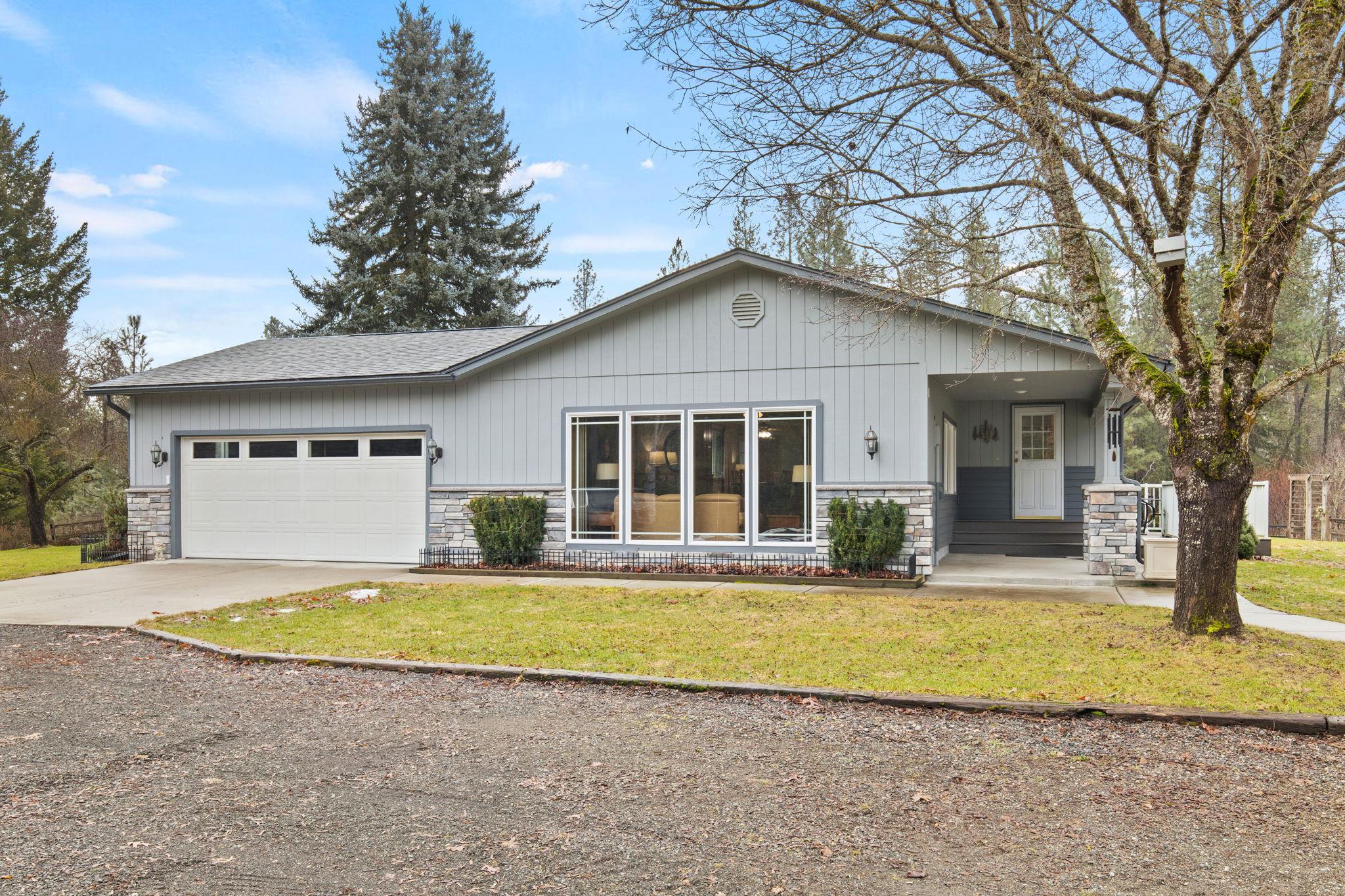 23605 North Crescent Road Chattaroy, WA 99003 - Photo 2 of 47