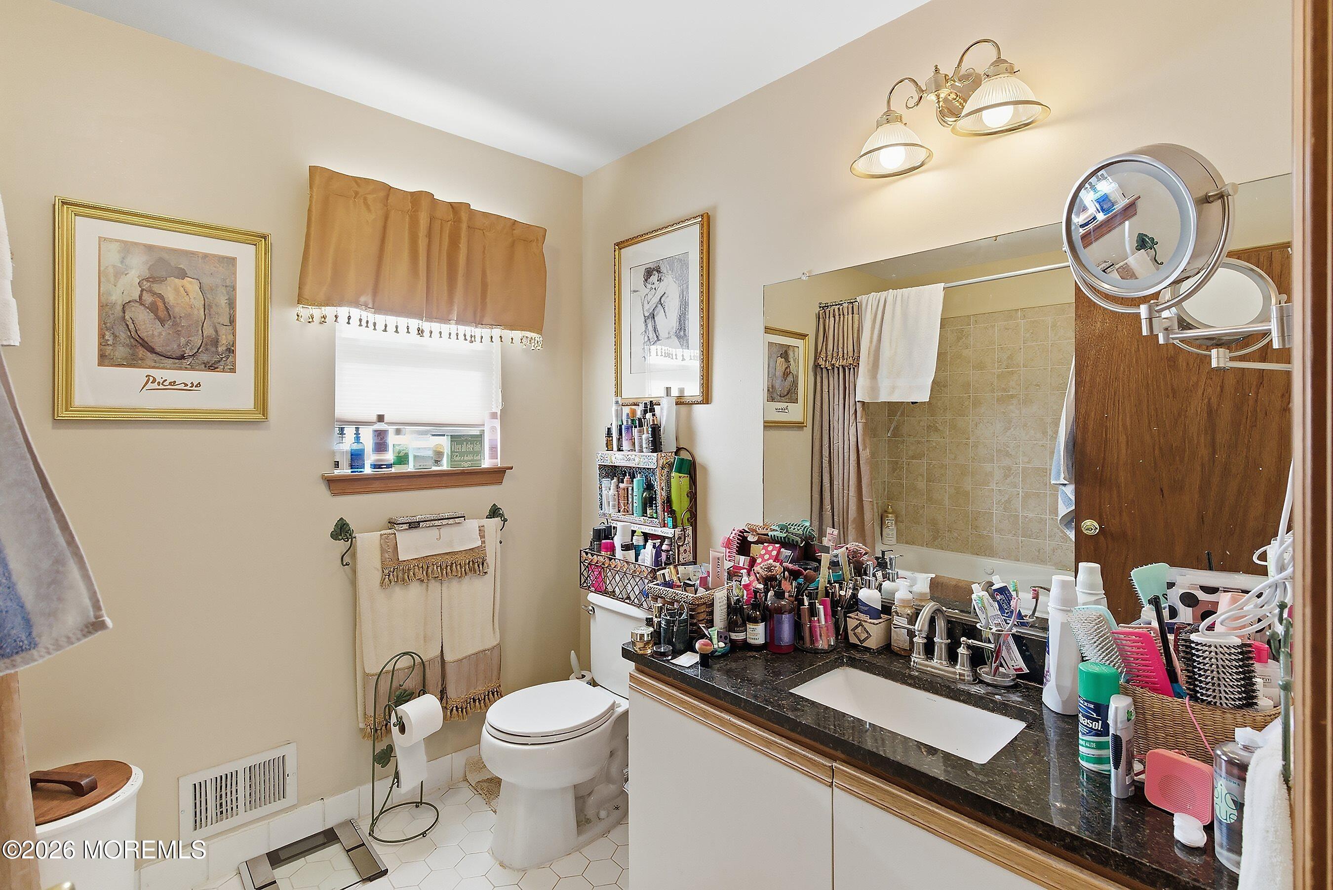 28 Jacob Drive Howell, NJ 07731 - Photo 31 of 52 40-Bath 3A