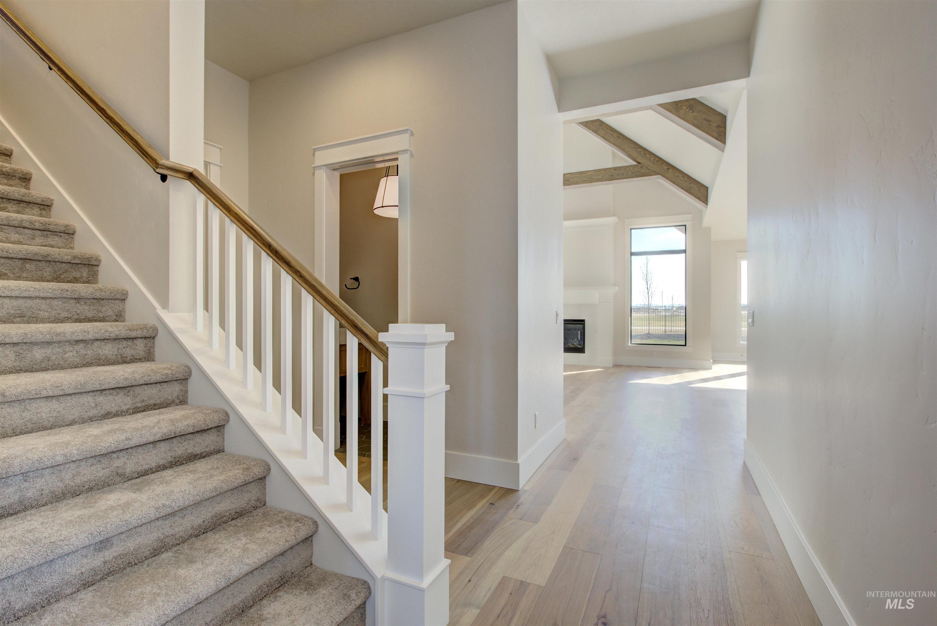 5876 South Pinpoint Way Meridian, ID 83642 - Photo 5 of 47 Gallery Image 5
