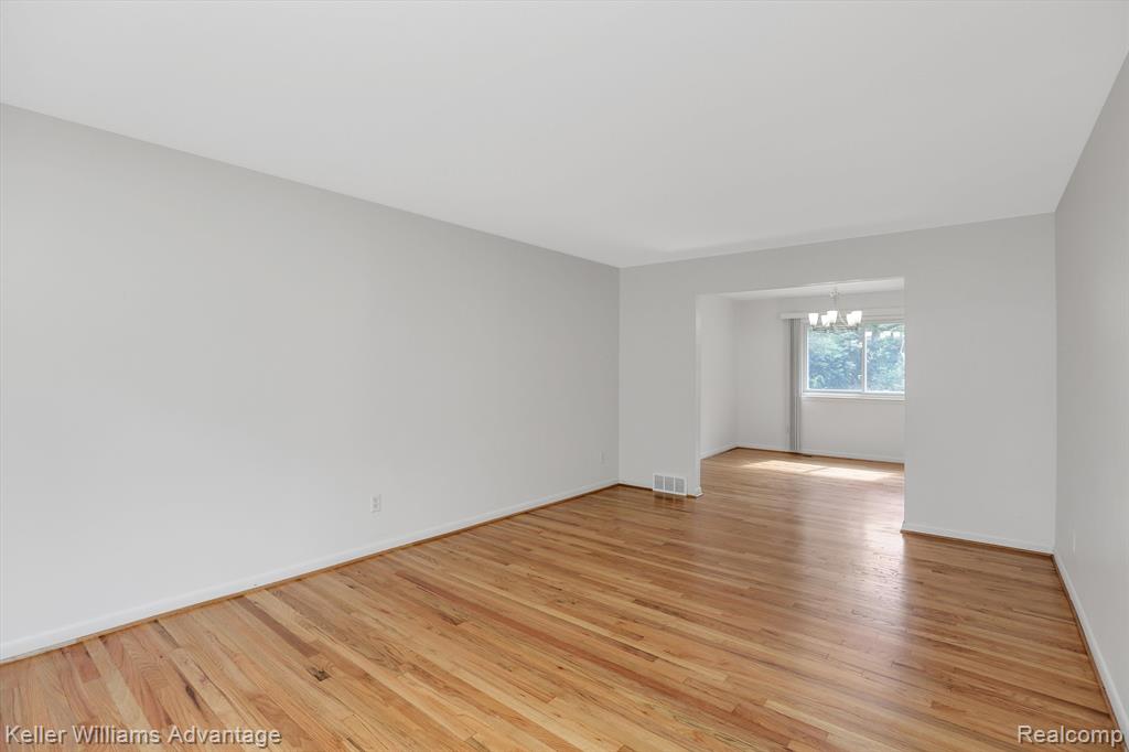 18408 Levan Road Livonia, MI 48152 - Photo 4 of 37 Gallery Image 4