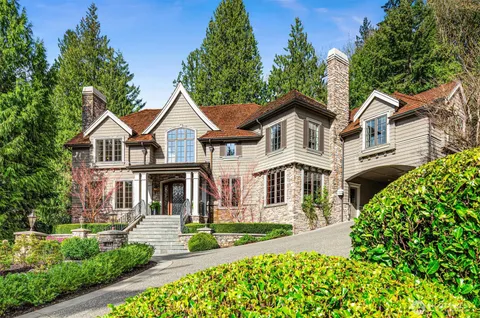$3,988,000 | 20424 Northeast 64th Place, Redmond, WA 98053
