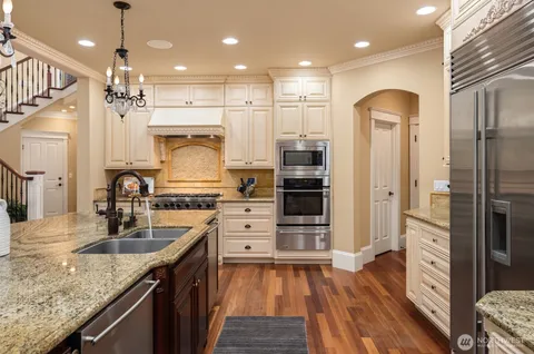 $3,988,000 | 20424 Northeast 64th Place, Redmond, WA 98053