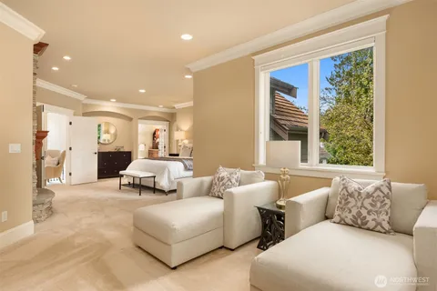 $3,988,000 | 20424 Northeast 64th Place, Redmond, WA 98053