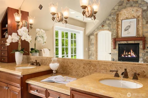 $3,988,000 | 20424 Northeast 64th Place, Redmond, WA 98053