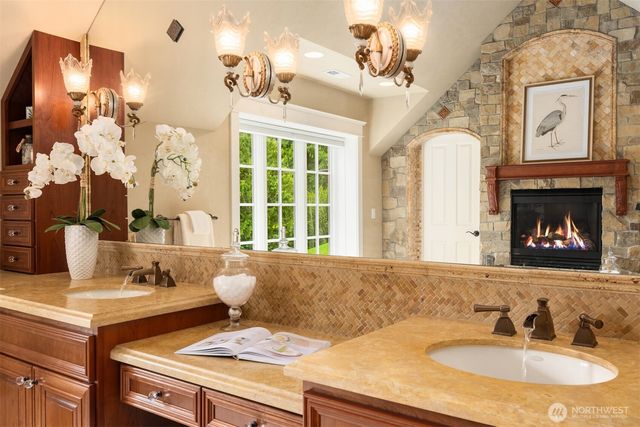 $3,988,000 | 20424 Northeast 64th Place, Redmond, WA 98053