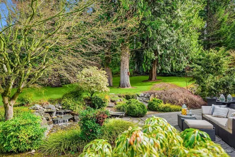 $3,988,000 | 20424 Northeast 64th Place, Redmond, WA 98053