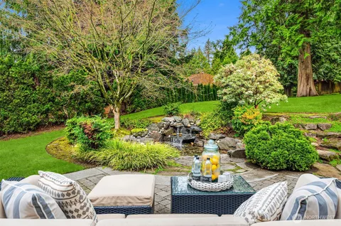 $3,988,000 | 20424 Northeast 64th Place, Redmond, WA 98053