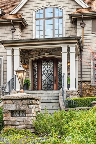 $3,988,000 | 20424 Northeast 64th Place, Redmond, WA 98053