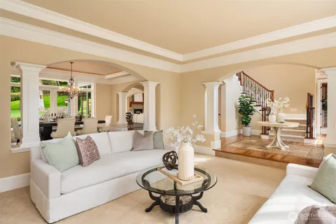 $3,988,000 | 20424 Northeast 64th Place, Redmond, WA 98053