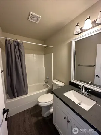 $2,350 | 3323 Hoyt Avenue, Unit D, Everett, WA 98201