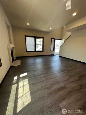 $2,350 | 3323 Hoyt Avenue, Unit D, Everett, WA 98201