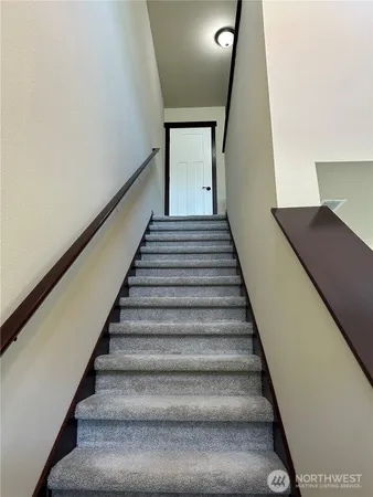 $2,350 | 3323 Hoyt Avenue, Unit D, Everett, WA 98201