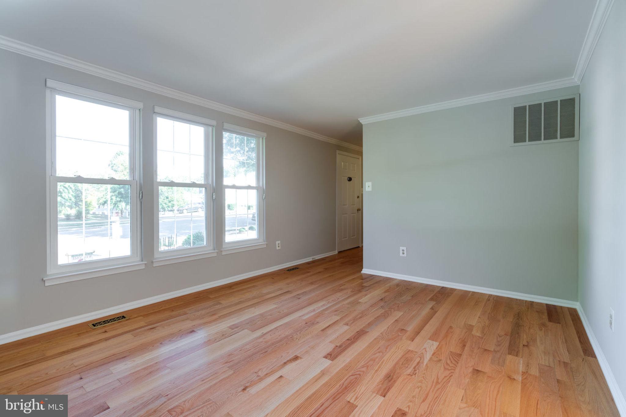 7820 Roundabout Way Springfield, VA 22153 - Photo 17 of 67 Living Room