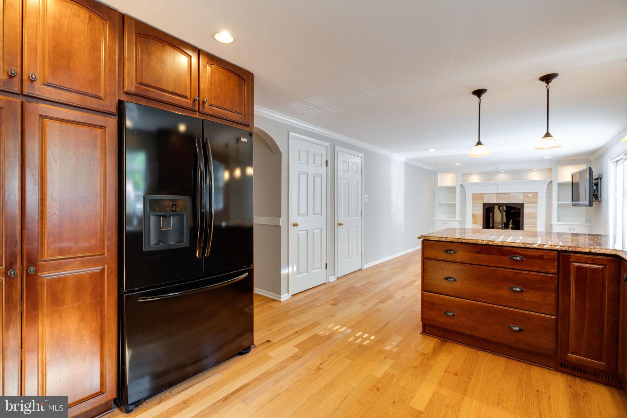 7820 Roundabout Way Springfield, VA 22153 - Photo 23 of 67 Kitchen