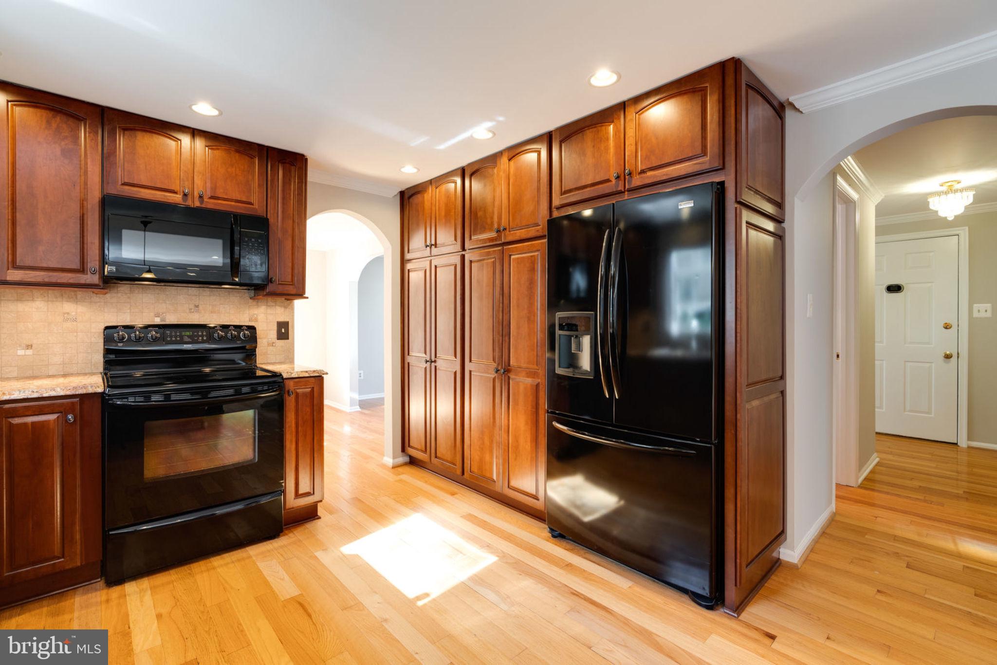 7820 Roundabout Way Springfield, VA 22153 - Photo 24 of 67 Kitchen