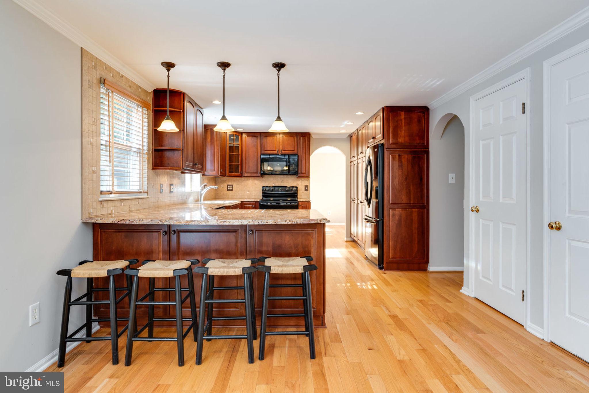 7820 Roundabout Way Springfield, VA 22153 - Photo 27 of 67 Kitchen