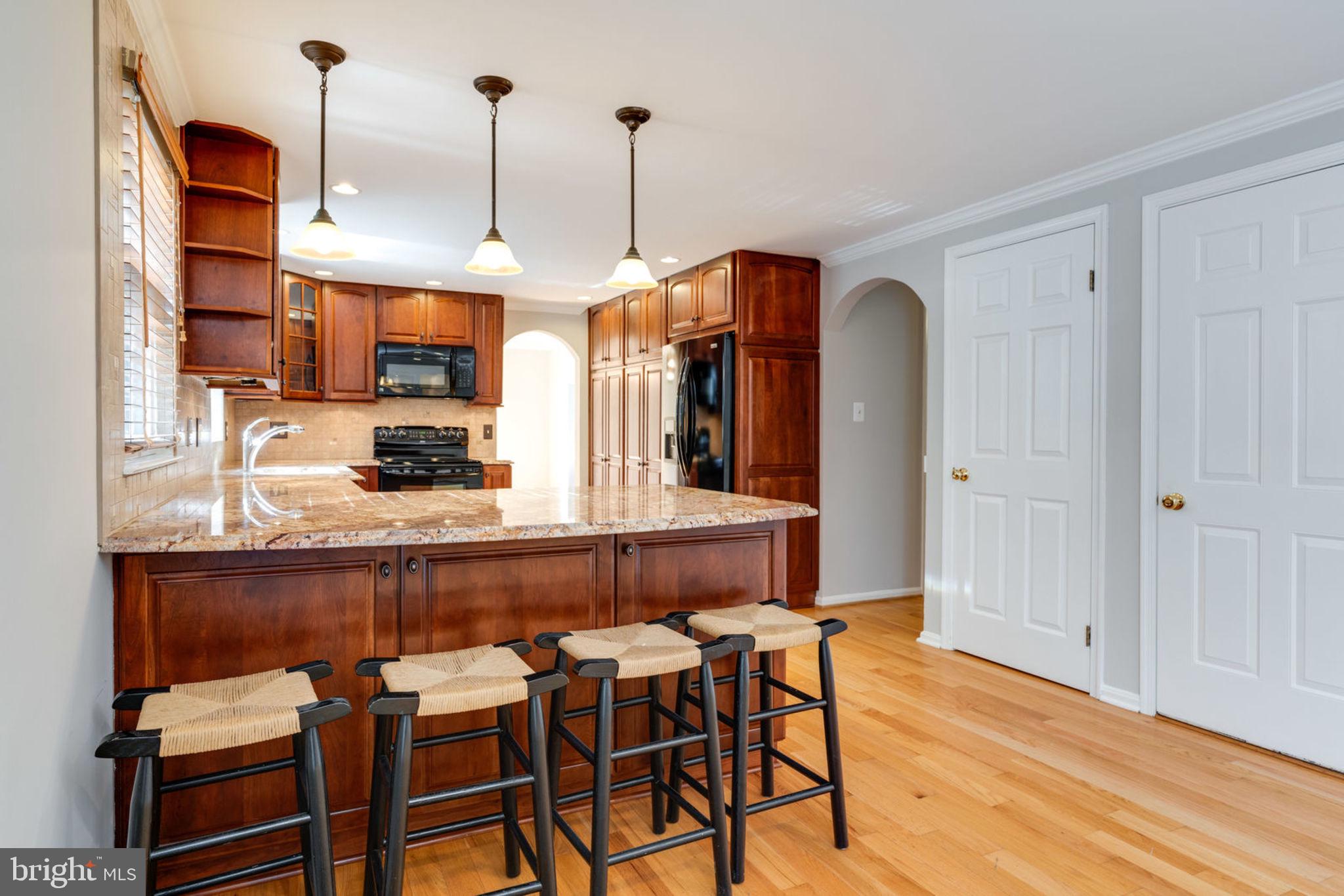 7820 Roundabout Way Springfield, VA 22153 - Photo 28 of 67 Kitchen