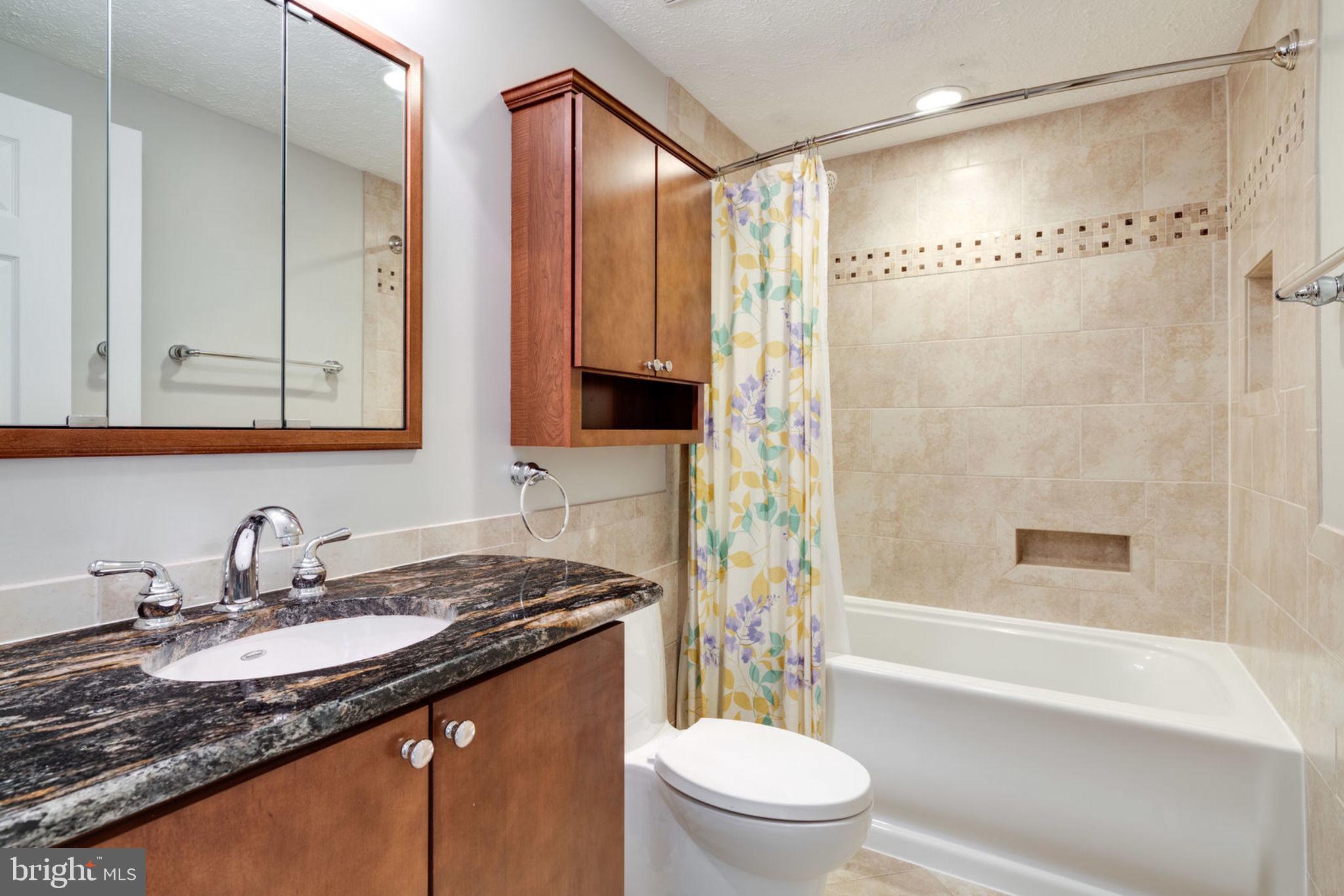 7820 Roundabout Way Springfield, VA 22153 - Photo 34 of 67 Bath